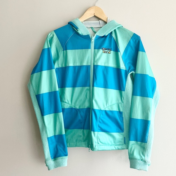 Special Blend Winter Coat with a Sweater Liner (2-in-1) - Picture 5 of 8